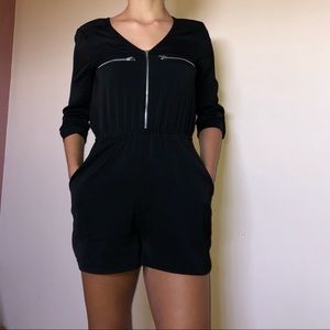 🌞(2/$15) H&M Women's Black Romper with Zippers